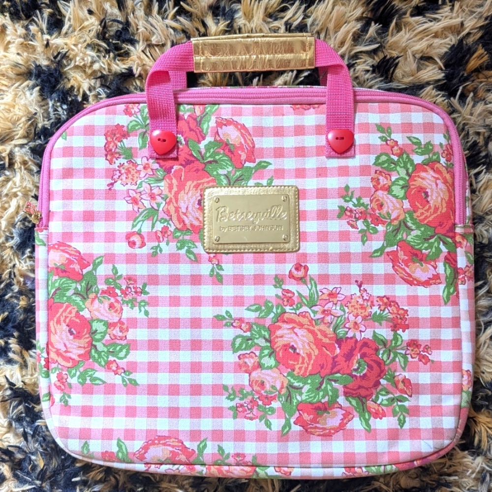 Vintage Pink Floral Gingham Laptop Bag by Betseyville